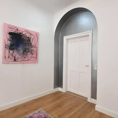 6,5 Luxury - - 3 Bedrooms - 2 Bathrooms Apartment