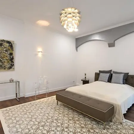 6,5 Luxury - - 3 Bedrooms - 2 Bathrooms Apartment Zwickau