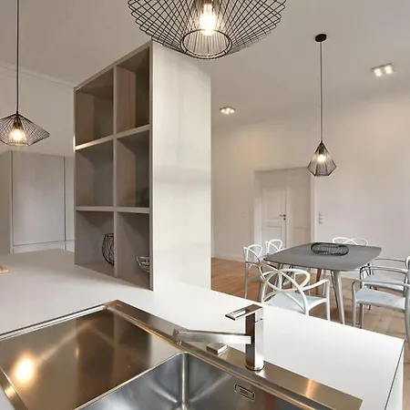 6,5 Luxury - - 3 Bedrooms - 2 Bathrooms Apartment *