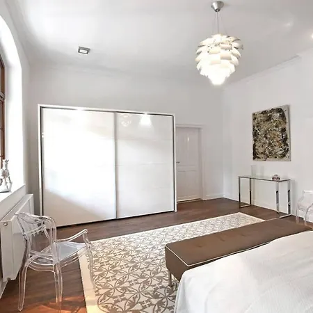 6,5 Luxury - - 3 Bedrooms - 2 Bathrooms Apartment *