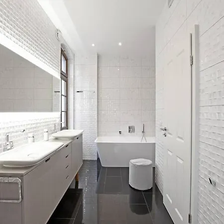 6,5 Luxury - - 3 Bedrooms - 2 Bathrooms
