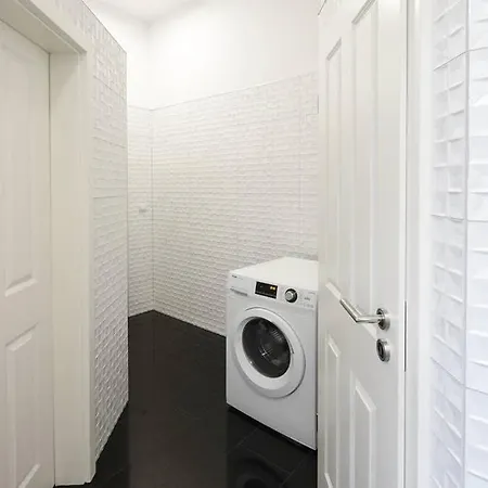 6,5 Luxury - - 3 Bedrooms - 2 Bathrooms Zwickau