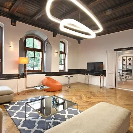 6,5 Luxury - - 3 Bedrooms - 2 Bathrooms Apartment Zwickau