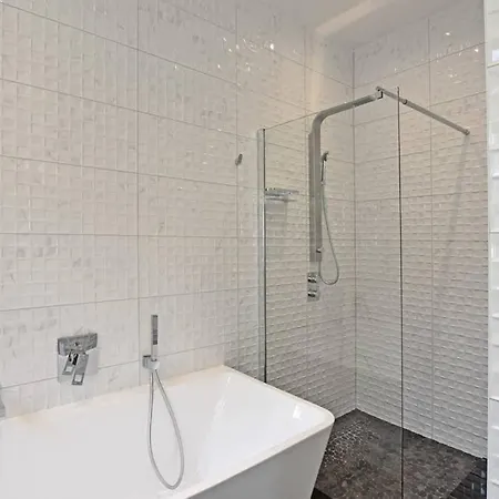 6,5 Luxury - - 3 Bedrooms - 2 Bathrooms * Zwickau