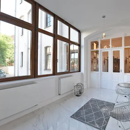 6,5 Luxury - - 3 Bedrooms - 2 Bathrooms