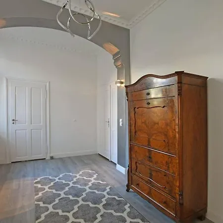 6,5 Luxury - - 3 Bedrooms - 2 Bathrooms